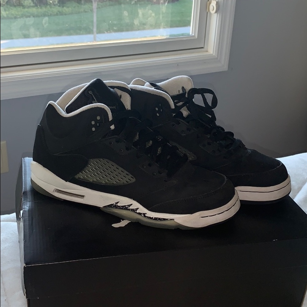 AIR JORDAN OREOS SIZE 6/5 Y